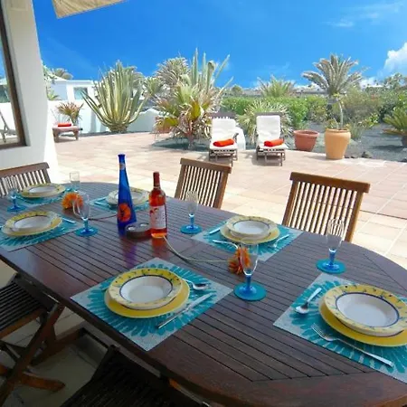 Villa In Playa Blanca Sleeps 6 With Pool And Wifi Playa Blanca (Lanzarote)