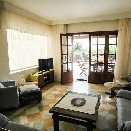 Villa In Playa Blanca Sleeps 6 With Pool And Wifi *